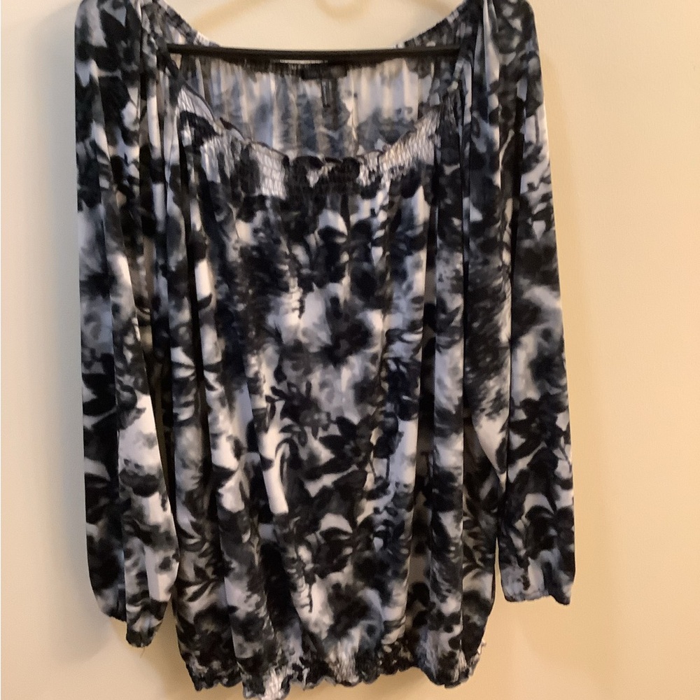 Daisy Fuentes Monochrome Abstract Blouse